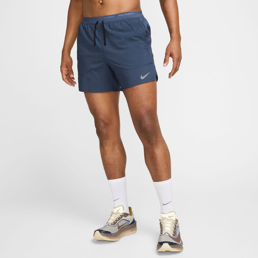 Nike Men's Stride Short 5" in THU/BLK