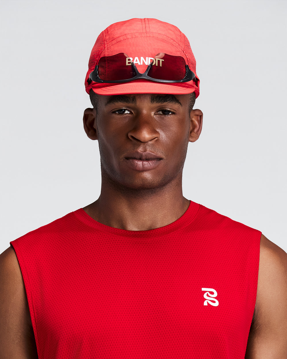 Bandit Running Bandit short brim run hat w sunglasses holder - oxide red