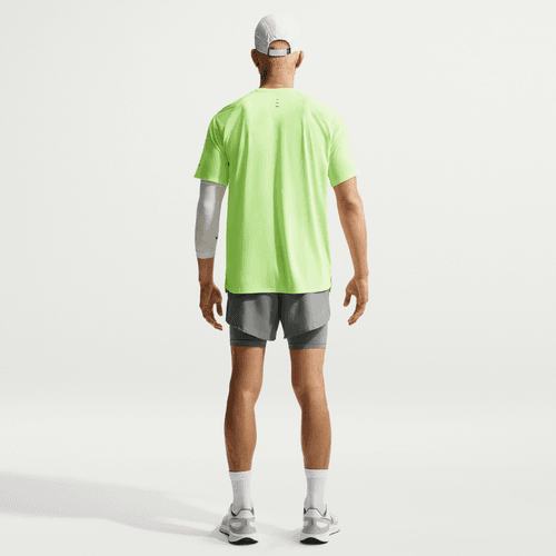 Nike, Inc. Men's Stride Adv Ss in LIME