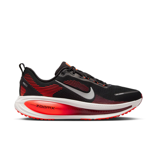Nike Men’s Vomero 18 neutral cushioned running shoe in BLK/MET