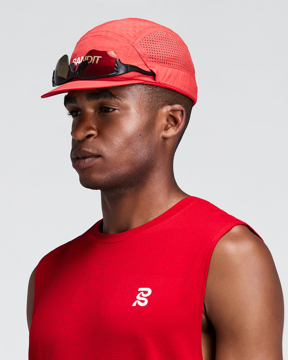 Bandit Running Bandit short brim run hat w sunglasses holder - oxide red