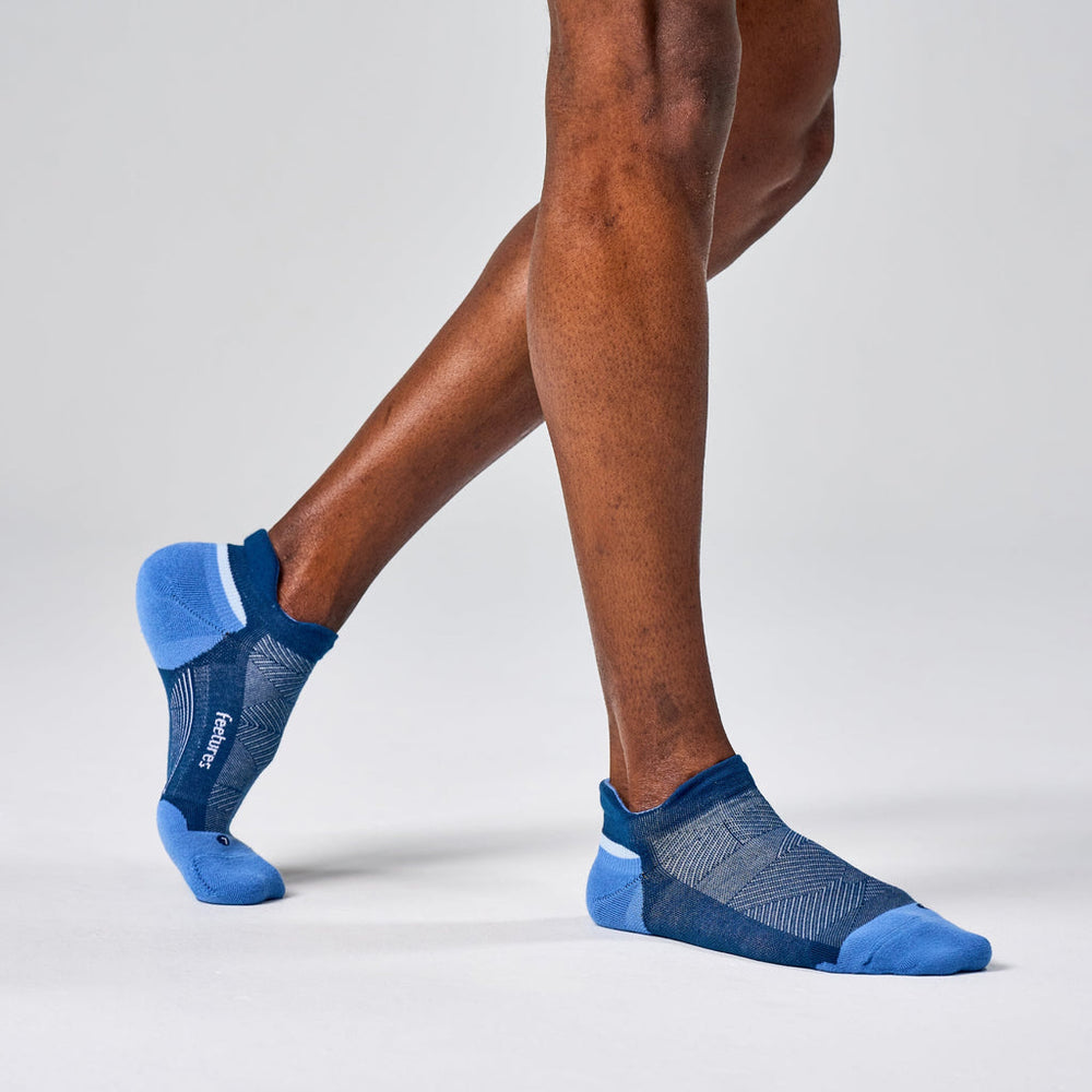 Feetures! Brand Socks Elite Max Cush Nst in BLU/WAV